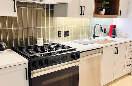 Nob Hill Apartment | Brand-New Slabtown 1BR with Luxury Amenities, Fully-equipped Gym & Co-Work Space