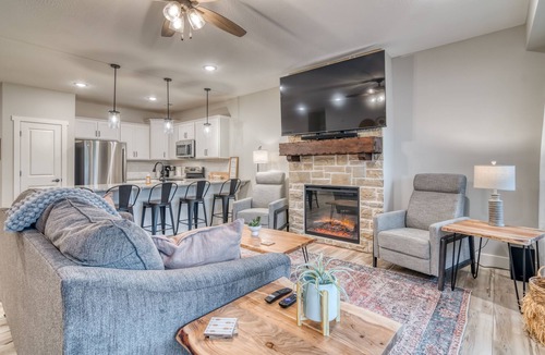 Branson Condo | Brand New! Spectacular Lake Front Condo