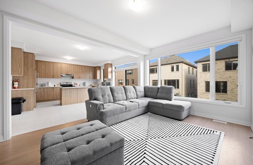 Erin House | Brand New & Spotless | 4BR Retreat in Erin