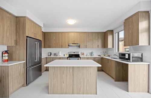 Erin House | Brand New & Spotless | 4BR Retreat in Erin