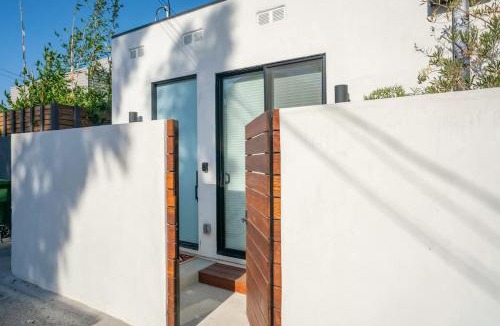 Mar Vista House | Brand New Studio in Mar Vista