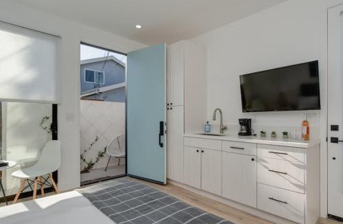 Mar Vista House | Brand New Studio in Mar Vista