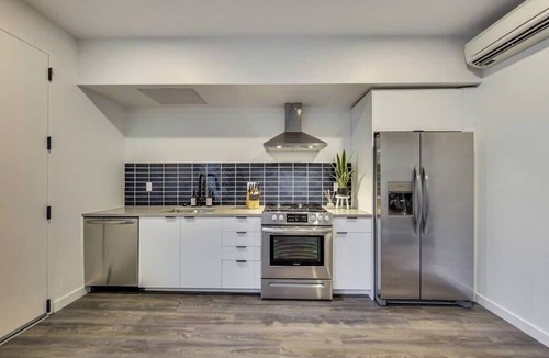 Downtown Oakland Apartment | Brand New Studio Near Downtown