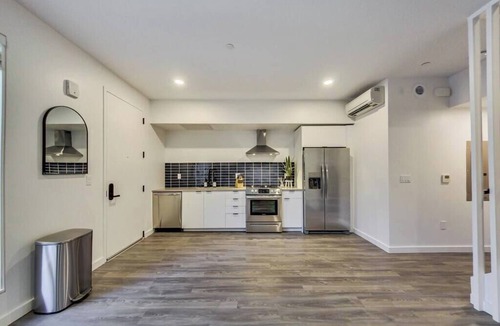 Downtown Oakland Apartment | Brand New Studio Near Downtown