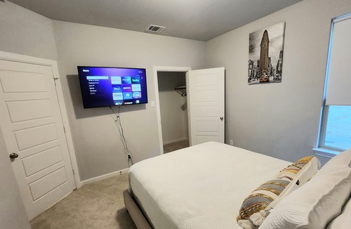 Forney Apartment | Brand New Studio, Quiet Neighborhood
