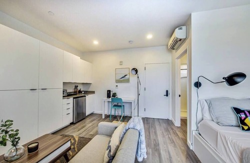 Downtown Oakland Apartment | Brand New Studio Suite near DT Oakland