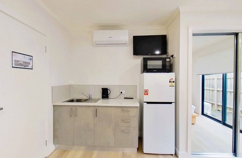 Seymour Apartment | Brand new studio with private ensuite and kitchenette