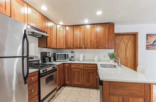 Northampton Apartment | Brand New Stylish Noho Apartment