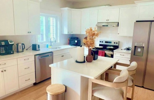 Worcester House | Brand New Stylish & Spacious 3-BR Retreat!