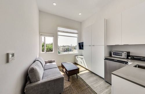 West Oakland Apartment | Brand New Stylish Studio Suite