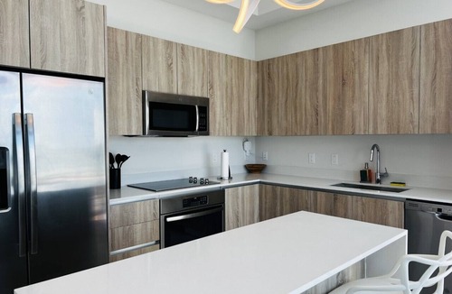 Northeast Miami Apartment | BRAND NEW TOP FLOOR IN THE HEART OF MIAMI/SUPER CLOSE TO BEST AREAS