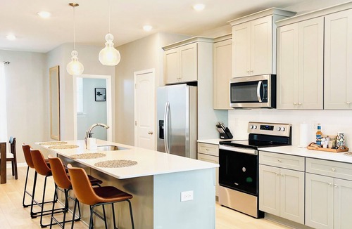 Church Street House | Brand New townhome 7mins from ATL Airport and 7 miles from Mercedes-Benz Stadium
