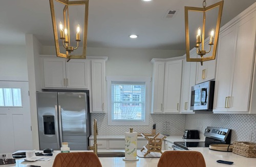 Lynchburg House | BRAND NEW! Townhome 8 minutes from LU