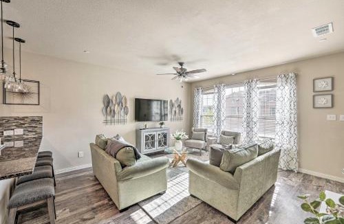 Denton House | Brand-New Townhome Near UNT/TWU & The Square!