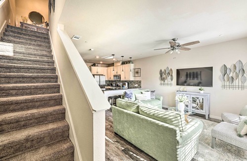 Denton House | Brand-New Townhome Near UNT/TWU & The Square!