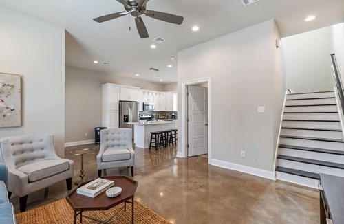 Youngsville House | Brand New Townhome Metairie Center Shopping Area Youngsville