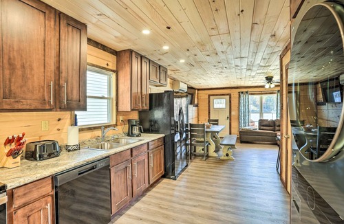 Trenton Cottage | Brand-new Trenton Cabin: Panoramic Lake Views