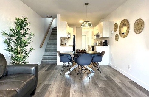 Mercier-Hochelaga-Maisonneuve Apartment | Brand New Two-Storey Penthouse