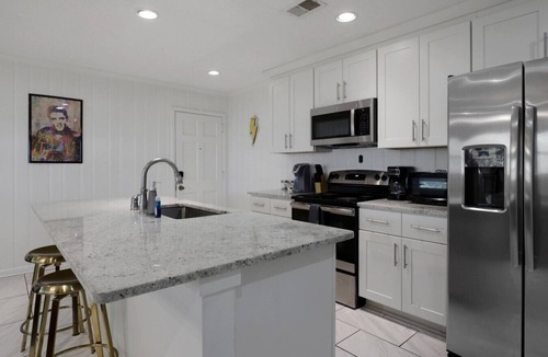 Whitehaven House | Brand new*Walk to Graceland*Sleeps 10*