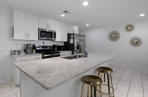 Whitehaven House | Brand new*Walk to Graceland*Sleeps 10*