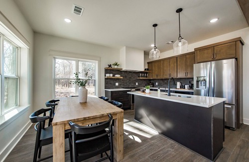 Pangburn Cabin | BRAND NEW waterfront cabin on The Little Red River with huge dock, arcades &WiFi