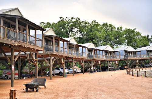 Sutherland Springs Cabin | Brand new waterfront Cabin with many amenities: Pool, hot tub & kayaking. - RC6