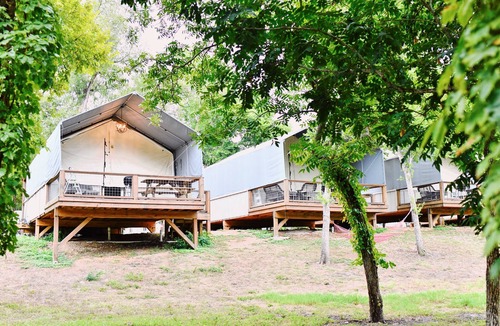 Seguin Cabin | Brand new waterfront Cabin with many amenities: Pool, hot tub & kayaking. - SG2