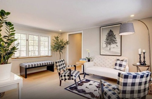 Bolton-Ouest House | Brand newly renovated 3 bedroom home.