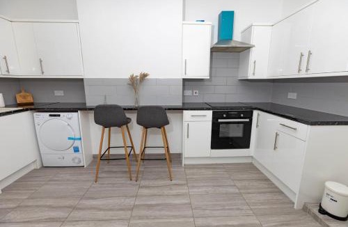 Brandon Apartment | Brandon Apartment in Town Centre with parking