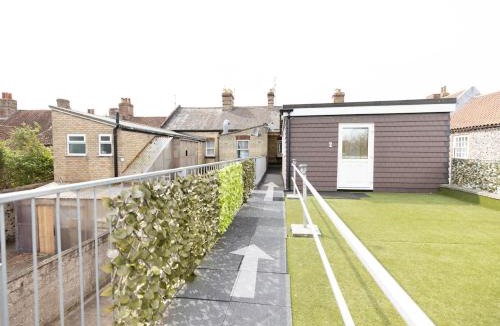 Brandon Apartment | Brandon Apartment in Town Centre with parking