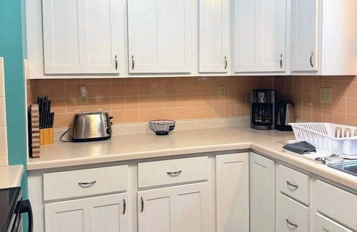 Arbor Vitae House | Brandy Bay Hideaway: PET FRIENDLY