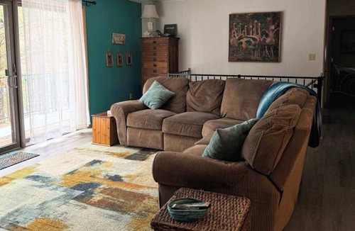 Arbor Vitae House | Brandy Bay Hideaway: PET FRIENDLY