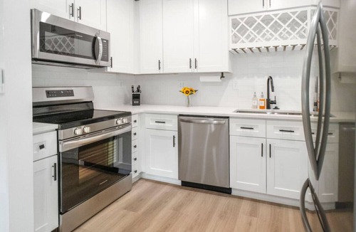 North Raleigh House | Brandyapple Retreat: Family-Friendly Oasis