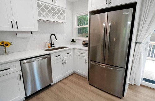 North Raleigh House | Brandyapple Retreat: Family-Friendly Oasis