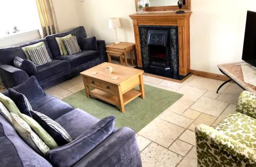 King's Bromley House | Brankley Cottage - E4712