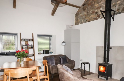 Grampound Cottage | BRANNEL COTTAGE, pet friendly, with open fire in St Stephen