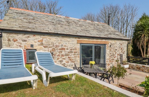 Grampound Cottage | BRANNEL COTTAGE, pet friendly, with open fire in St Stephen