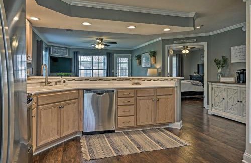 Table Rock Apartment | Branson Condo Pool Access, Near Table Rock Lake!