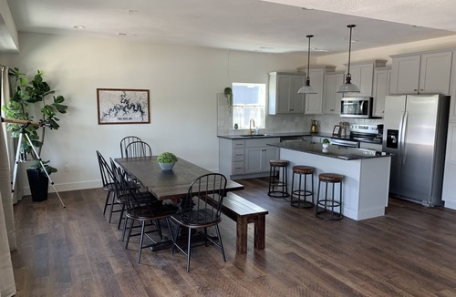 Hollister House | Branson Oasis (entire home)