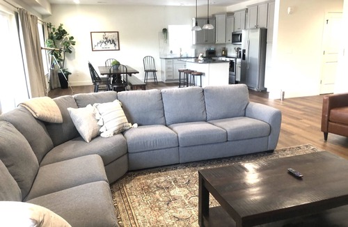 Hollister House | Branson Oasis (entire home)