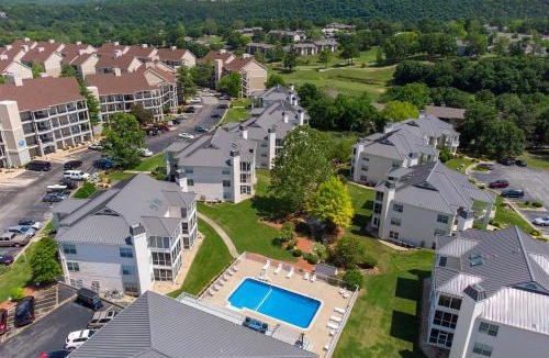 Table Rock Apartment | Branson Resort Condo - 3 Miles to the Strip!