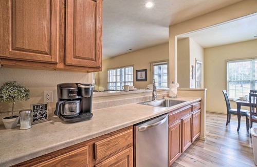 Branson West Villa | Branson West Villa w/Golf Course View & Pool!