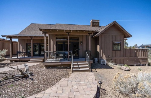 Powell Butte Cabin | Brasada Ranch | 4 King Suites | Mtn & Golf Views