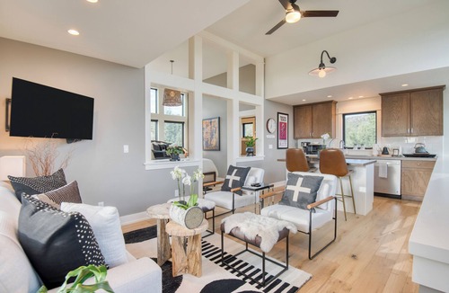Powell Butte House | Brasada Ranch Retreat Hot Tub + Views + Resort Access | Hat Rock Loop