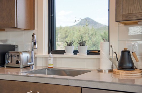 Powell Butte House | Brasada Ranch Retreat Hot Tub + Views + Resort Access | Hat Rock Loop