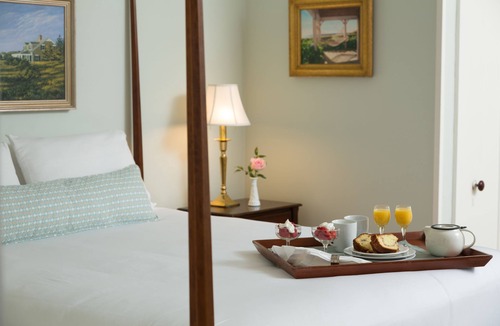 Nantucket Town Bed & Breakfast | Brass Lantern Inn