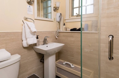 Stowe Bed & Breakfast | Brass Lantern Inn