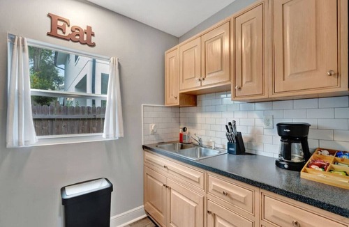 Riverside Heights Condo | Brave Oasis "B"★King Bed★Office★BBQ★Fire Pit★Patio