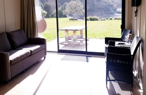 Tokaanu Hotel | Braxmere