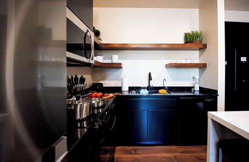 Lawton Apartment | Brayden Tower Suite #08 Luxury 2 bedroom Suite